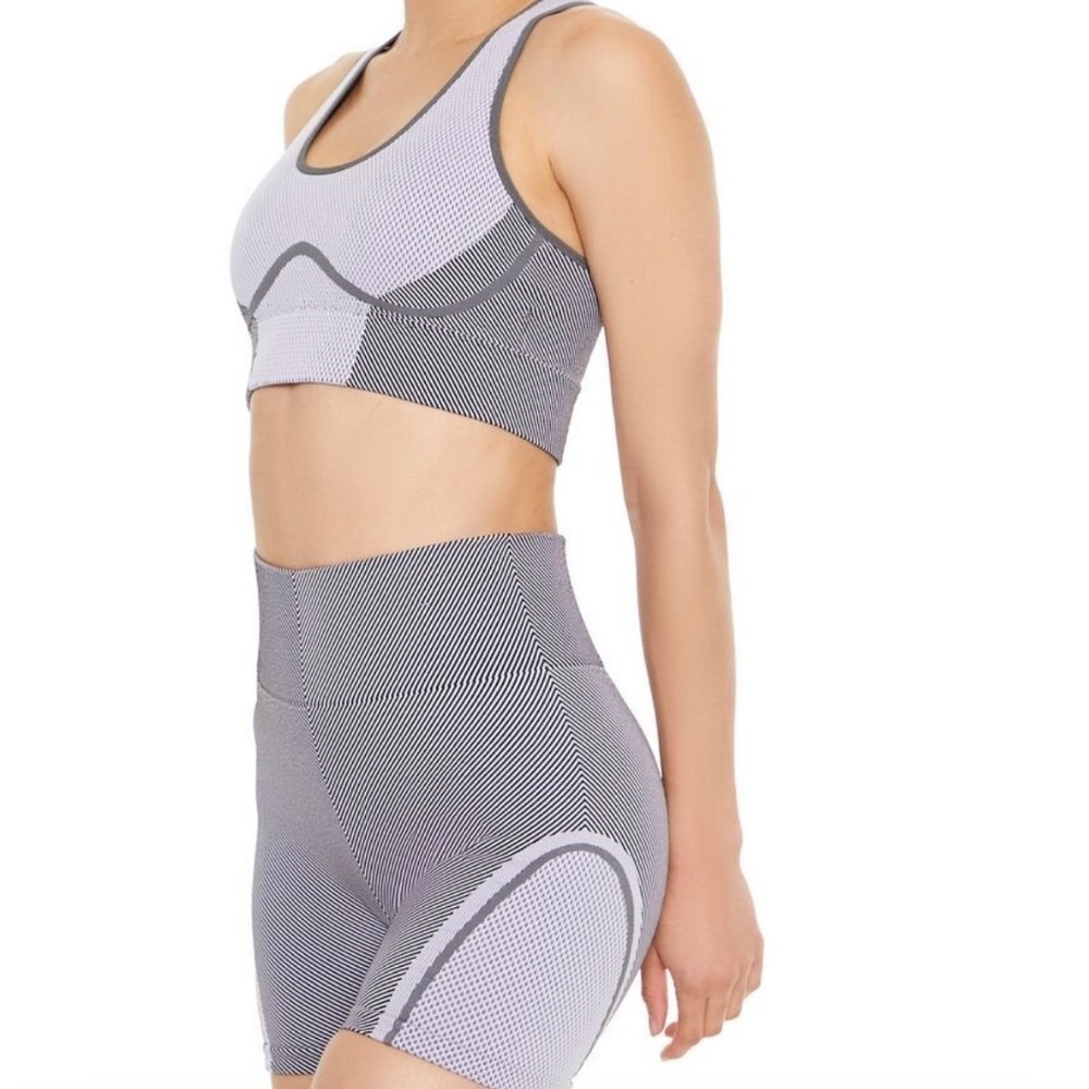 🔥 High-Performance Seamless Workout Set (Size Small) 🔥 - Picture 4 of 9